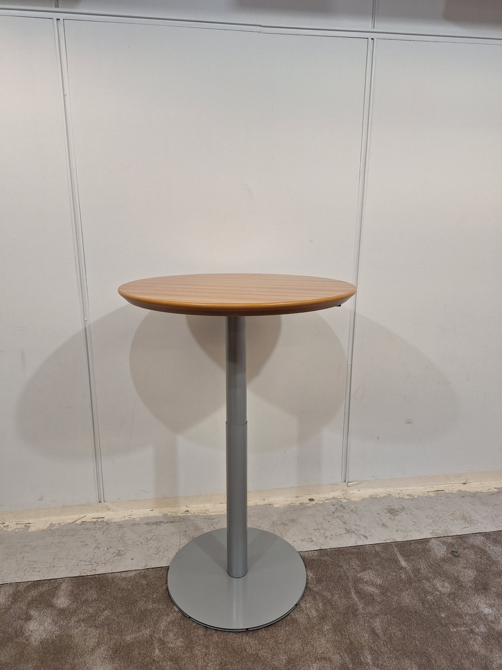 Martela Spot Työpöytä ( Korkeussäädettävä )