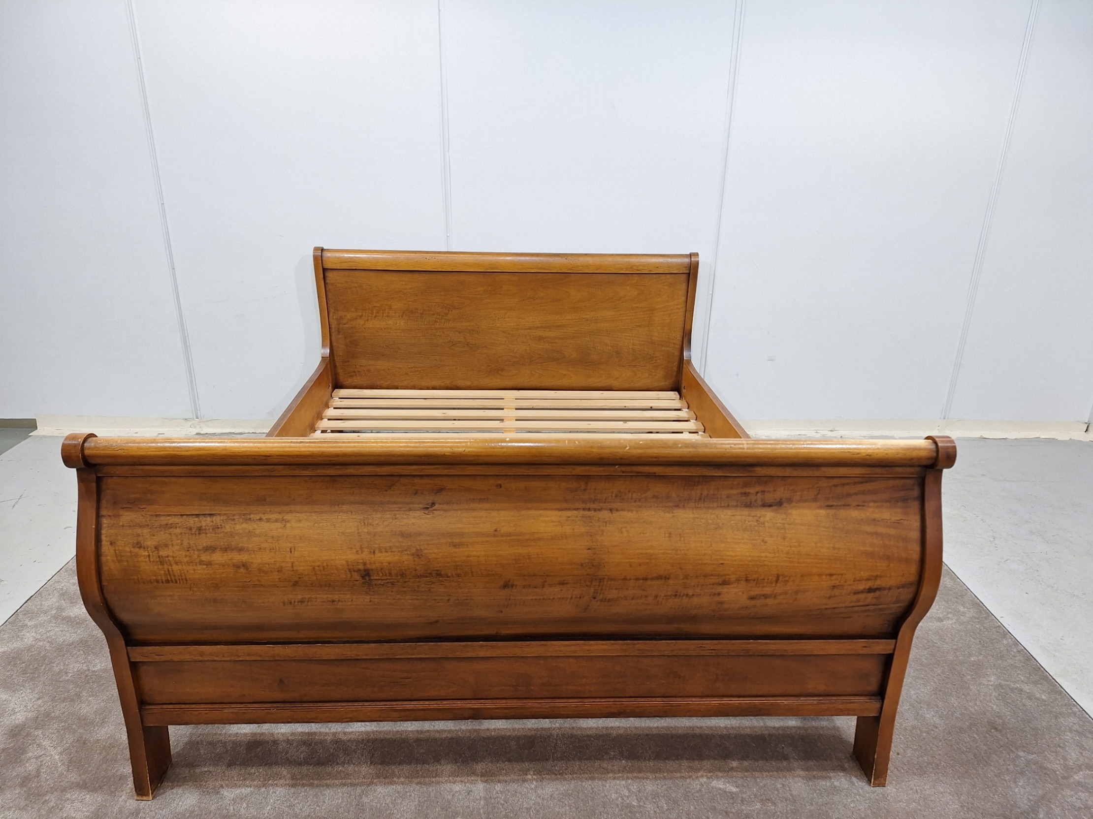 Täyspuinen Antiikkipuinen Sänky 210x170  cm 