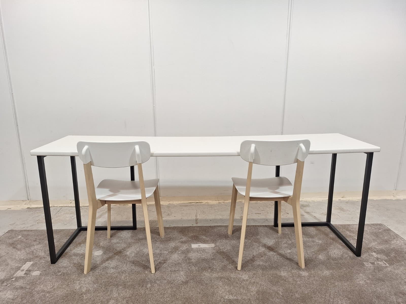 Calligaris Työpöytä 200x50 cm + 2 tuolia