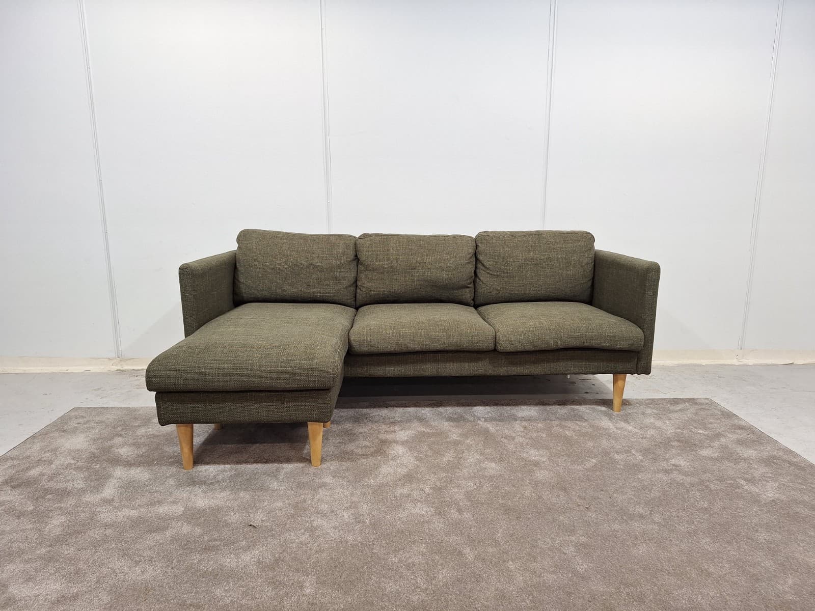 Tyylikäs Divaanisohva