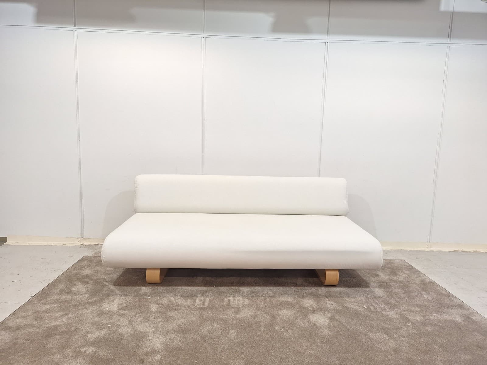 Tyylikäs Vuodesohva